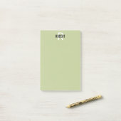 Moderne groene monogram post-it® notes (Op bureau)