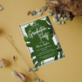 Moderne groene neon tropische palm afstudeerfeest kaart