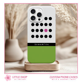 Moderne groene polka stippen kleur blok monogram iPhone 15 case