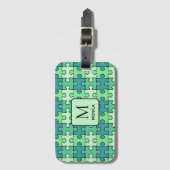 Moderne groene puzzelstukken monogram  bagagelabel (Voorkant (verticaal))