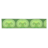 Moderne Groene Spiraal Fractal Korte Tafelloper (Horizontaal)