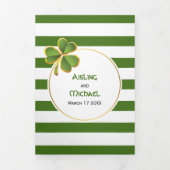 Moderne groene strepen Ierse kruidnagellak Drieluik Uitnodiging (Cover)