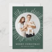 Moderne Groene Sunburst Vrolijk Kerstfeest 2 Foto Feestdagenkaart (Voorkant)
