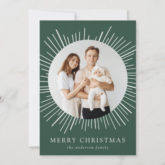 Moderne Groene Sunburst Vrolijk Kerstfeest 2 Foto Feestdagenkaart (Voorkant)