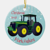 Moderne Groene Tractor "Kerstmis 20XX" Keramisch Ornament (Voorkant)