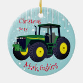 Moderne Groene Tractor "Kerstmis 20XX" Keramisch Ornament (Achterkant)