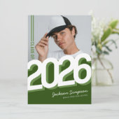 Moderne Groene Typografie Foto Afstuderen Kaart (Staand voorkant)