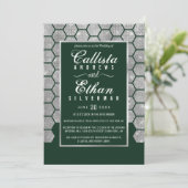 Moderne Groene Zilveren Glitter Hexagon Geo Weddin Kaart (Staand voorkant)