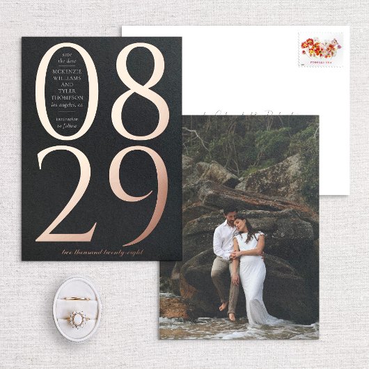 Moderne grote datum op zwart sparen de datum folie uitnodiging