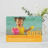 Moderne Grote Een Leuke Baby Meisje of Jongen Eers Kaart (Staand voorkant)