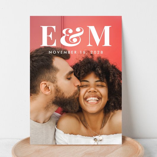 Moderne grote witte monogram Initialen foto zwart Save The Date