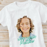 Moderne Grunge Cool Custom Foto Verjaardag Groet T-shirt<br><div class="desc">Design is modern en eenvoudig. Voeg een douanefoto van de verjaardagsberoemder toe en voeg zijn/haar naam toe,  voeg een douanebericht toe</div>