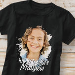 Moderne Grunge Cool Custom Foto Verjaardag Groet T-shirt<br><div class="desc">Design is modern en eenvoudig. Voeg een douanefoto van de verjaardagsberoemder toe en voeg zijn/haar naam toe,  voeg een douanebericht toe</div>