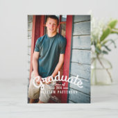 Moderne Guy Foto Graduation Party Uitnodiging (Staand voorkant)