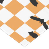 Moderne Halloween Spooky Bats Sinaasappel Checkerb Korte Tafelloper (Hoek)