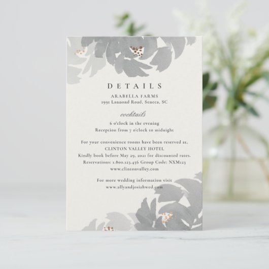 Moderne handgeschilderde elegante bloemenbruiloft informatiekaartje (Staand voorkant)