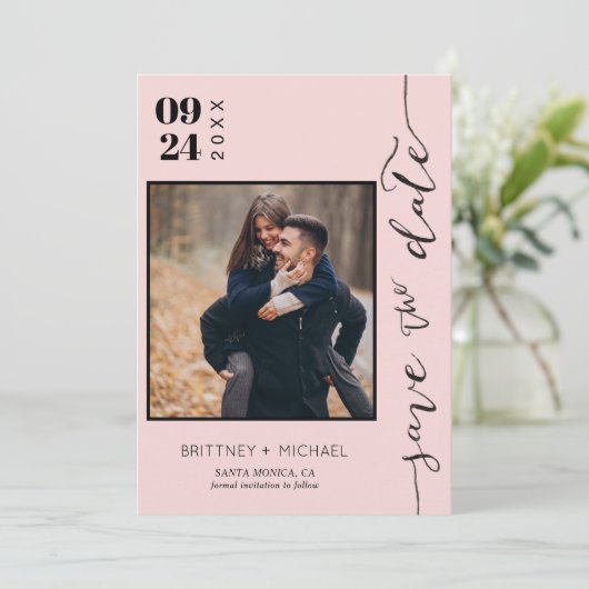 Moderne, handgeschreven foto Opslaan Datum zwart r Save The Date (Staand voorkant)
