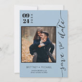 Moderne, handgeschreven foto slaat de datum van he save the date (Voorkant)