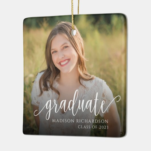 Moderne handgeschreven foto van het Afstuderen van Keramisch Ornament (Links)