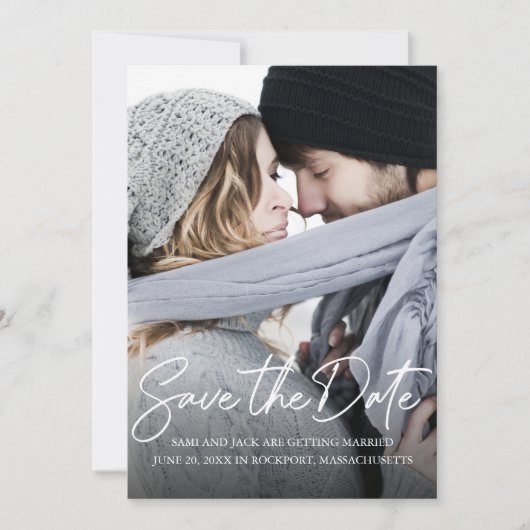 Moderne, handgeschreven foto van witte kalligrafie save the date (Voorkant)