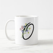 Moderne handgeschreven letter "O" Wildflowers Koffiemok (Links)