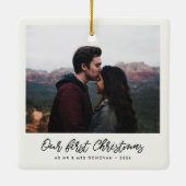 Moderne handgeschreven onze eerste kerstfoto keramisch ornament (Achterkant)