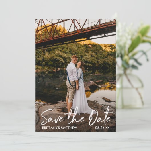 Moderne handgeschreven scriptkoppeling foto Kraft Save The Date (Staand voorkant)