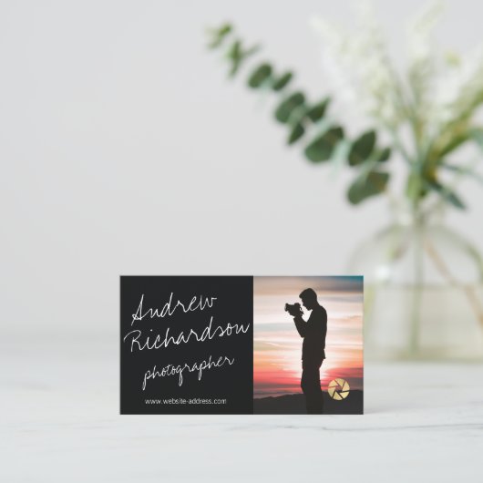 Moderne handgeschreven silhouet fotograaf visitekaartje (Staand voorkant)