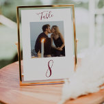 Moderne handgeschreven SWIFT-code foto-tabel Kaart<br><div class="desc">Een elegant modern handgeschreven kalligrafiemanuscript in een diepe marsala rode kleur met foto maakt dit een uitstekende toevoeging en keepasje aan uw trouwlijst. Eenvoudig aan te passen met uw foto en nummer(s) naar keuze.</div>