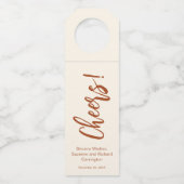 Moderne handgeschreven Typografie Cheers. Flessenhanger (Voorkant)