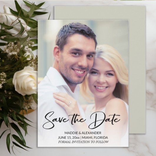 Moderne handgeschreven verlovingsfoto save the date