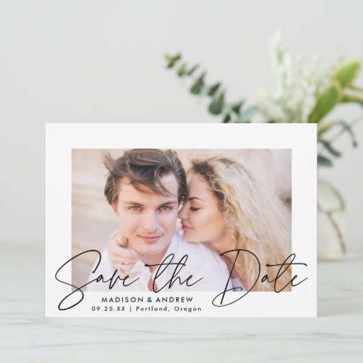 Moderne handgeschreven zwarte scriptfoto save the date (Staand voorkant)
