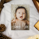 Moderne handlettering aangepaste Baby shower foto Bedankkaart<br><div class="desc">Geef dit Baby shower een persoonlijk tintje met een prachtige foto van je baby. Dank je familie en vrienden die je met hun liefde hebben gedoucht en je nieuwe baby met afbeeldingen introduceren die ze jarenlang kunnen koesteren als baby groeit. Moderne en unieke "Dank u"het handlettering manuscripttype. Een geweldige manier...</div>