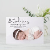 Moderne handlettering Introductie van een meisje m Aankondiging (Staand voorkant)