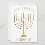 Moderne Happy Chanukah Menorah vakantie fotokaart Feestdagenkaart<br><div class="desc">Deel uw vakantiewensen dit Chanukah seizoen met een unieke gepersonaliseerde foto platte kaart. Dit feestelijke ontwerp is voorzien van een gouden menora op de voorkant van de kaart. Hierboven staat "Happy Chanukah" en een familienaam eronder die gepersonaliseerd kan worden. De achterkant van de kaart is voorzien van een familiefoto voor...</div>