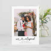Moderne Hart Calligrafie Wij Elopende Foto Huwelij Aankondiging (Staand voorkant)