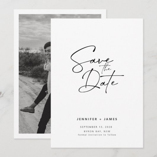 Moderne Hedendaagse Script Save the date Uitnodigi Kaart (Voorkant / Achterkant)
