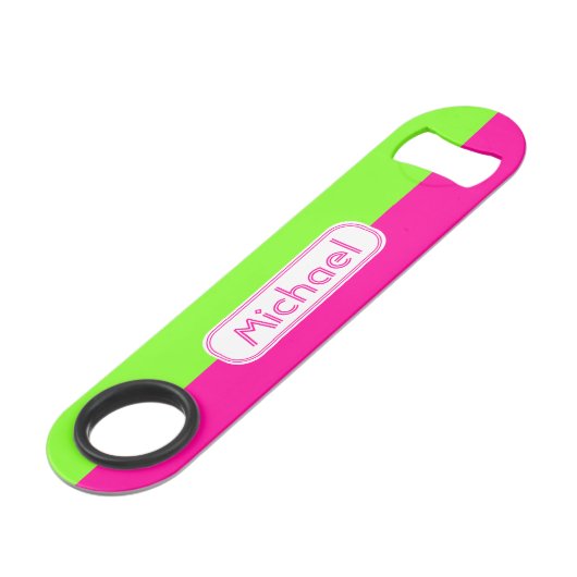 Moderne, heldere, roze, groene monogram speed flessenopener (Voorkant Gekanteld)