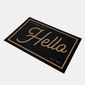 Moderne Hello Black Gold Script Familienaam Deurmat (Schuin)