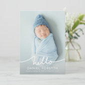 Moderne Hello Script Pasgeboren Baby Foto Geboorte Aankondiging (Staand voorkant)