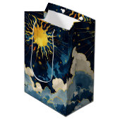 Moderne Hemelse Zon Sterren en Blauwe Wolken Medium Cadeauzakje (Voorkant Gekanteld)