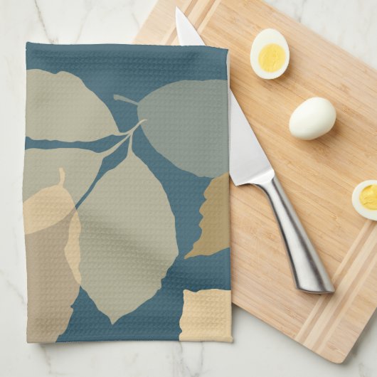 Moderne herfstbladeren met turquoise achtergrond theedoek (Quarter Fold)