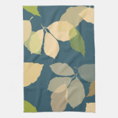 Moderne herfstbladeren met turquoise achtergrond theedoek (Verticaal)
