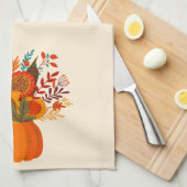 Moderne herfstbloemen in pompoen theedoek (Quarter Fold)