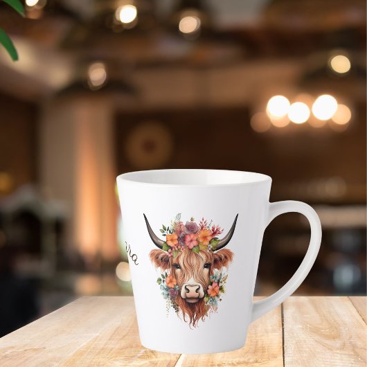 Moderne Highland Koe met Boho Flower Design Latte Mok