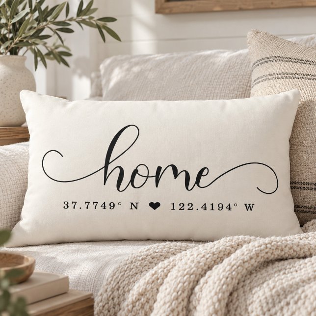 Moderne HOME Chic Script Aangepaste Coördinaten Kussen (Modern HOME Chic Script Custom Coordinates Lumbar Pillow)