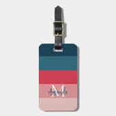 Moderne horizontale strepe roze en blauwe monogram bagagelabel (Voorkant verticaal)