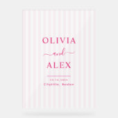 Moderne Hot Pink Gepersonaliseerde Welkom Huwelijk Acryl Bord (Voorkant)