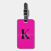 Moderne Hot Pink Zwarte Script Monogram Bagagelabel (Voorkant verticaal)