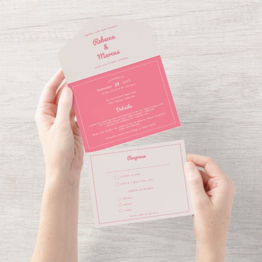 Moderne hotroze Fuchsia Retro Vibes Weddenschap All In One Uitnodiging (Afscheurbaar)